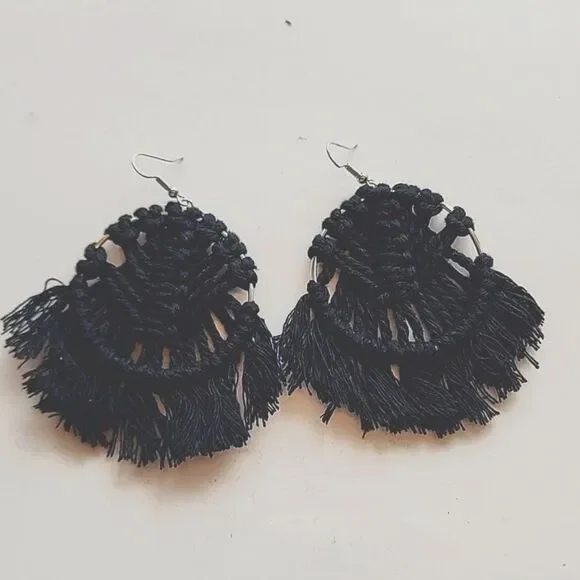 DREAM CATCHER MACRAME EARRINGS - Picture 1 of 1